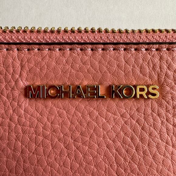 NWOT MICHAEL KORS Light Pink Leather Wristlet Clutch - Picture 3 of 10